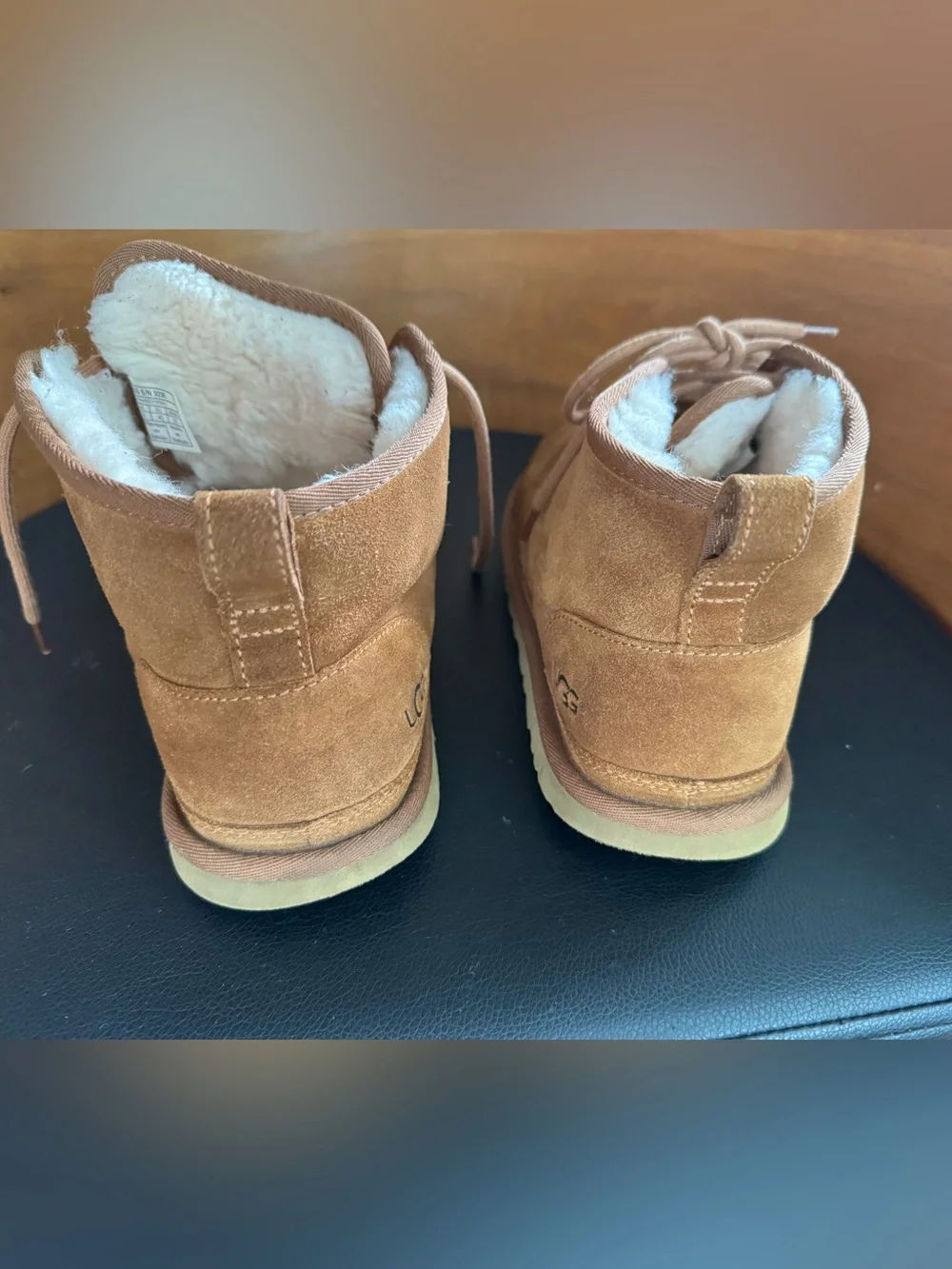 UGG Men’s Neumel Chukka Suede Shearling-Lined Lace-Up Boots Size 9